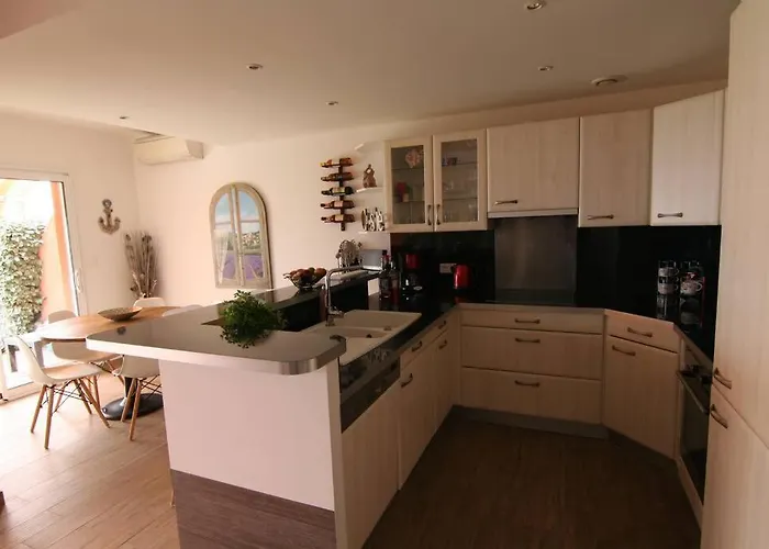 Maison Bord De Dans Avec Piscine Holiday home *